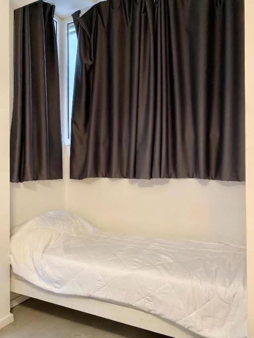 A Place 4U No10 - Garden-Level Getaway 2 Bedroom 2 Bathroom Apartment With Yard Athena Bagian luar foto